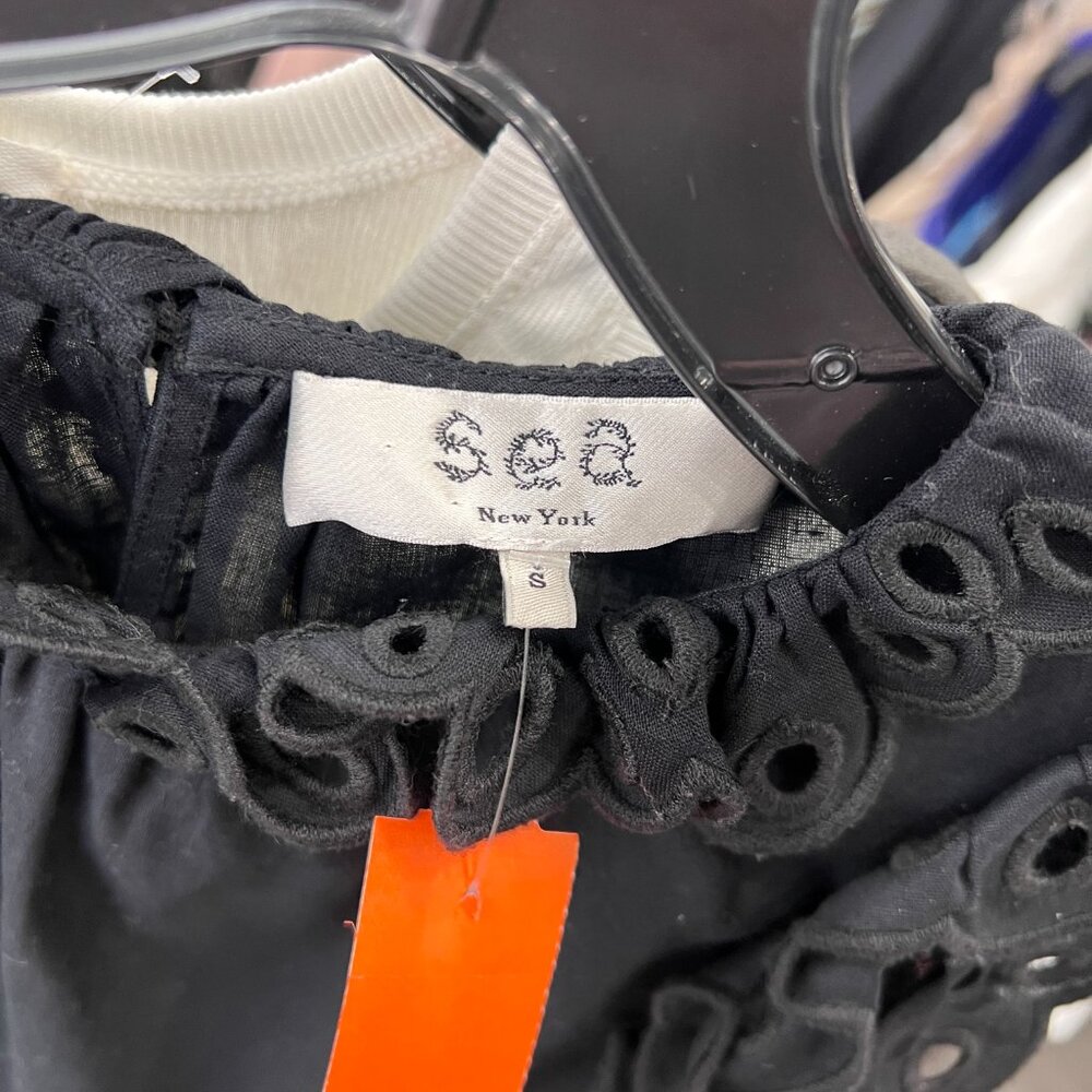 $275 Sea Black Eyelet Short Sleeve Linen Natuli Blouse size Small - Picture 7 of 8
